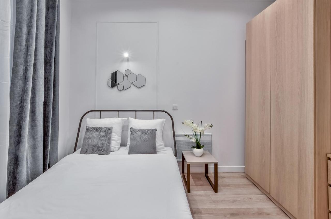 35 - Luxury Flat Grands Boulevards パリ エクステリア 写真